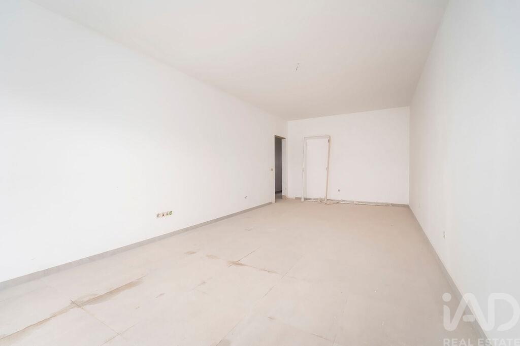 Apartment in Sao Bras de Alportel - Image 3