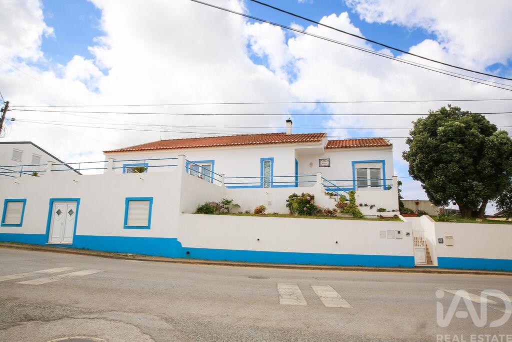 House in Lourinha - view 1
