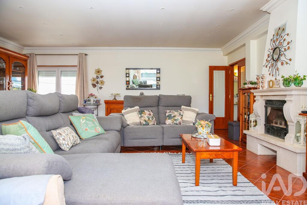 House in Lourinha - Image 5