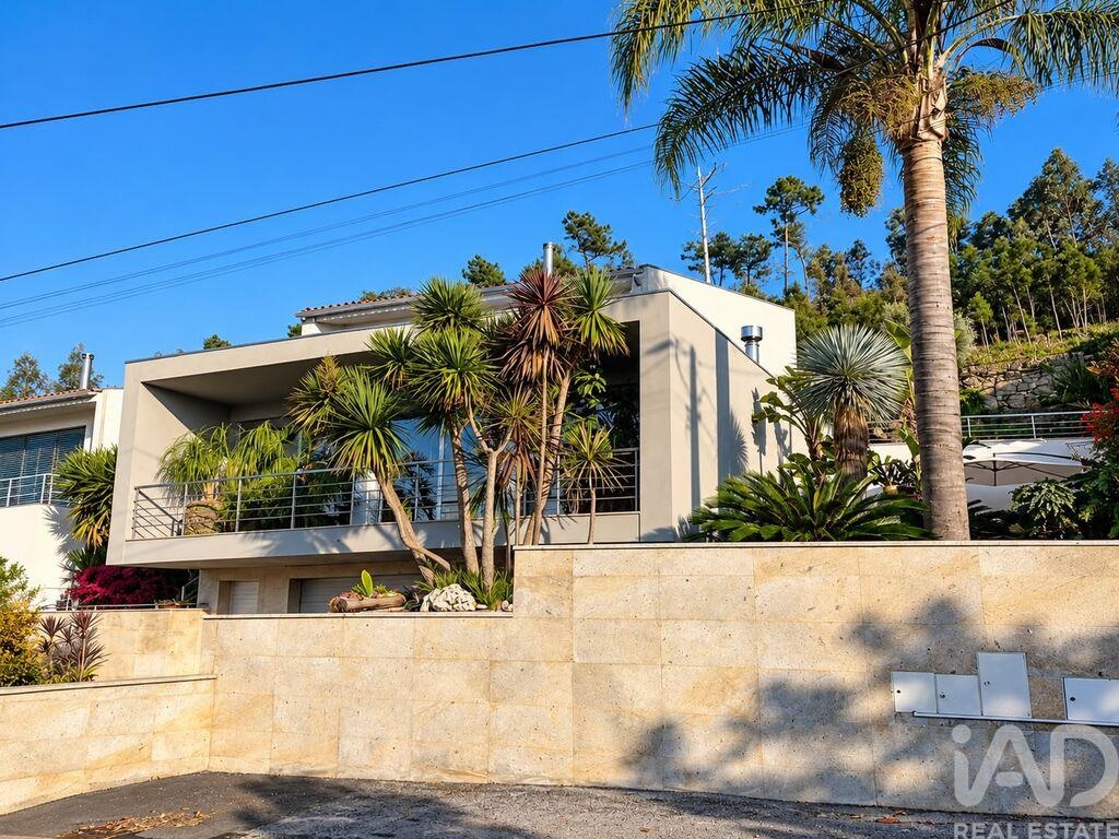 House in Ribeira - view 1