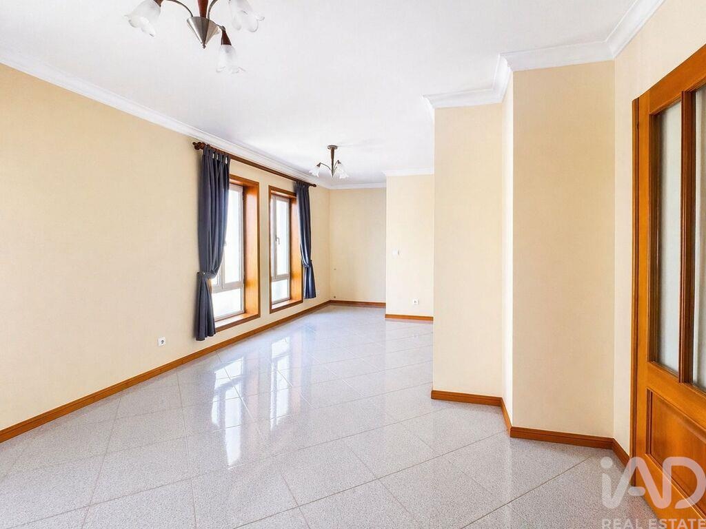 Apartment in Viana do Castelo (Santa Maria Maior) - Image 5