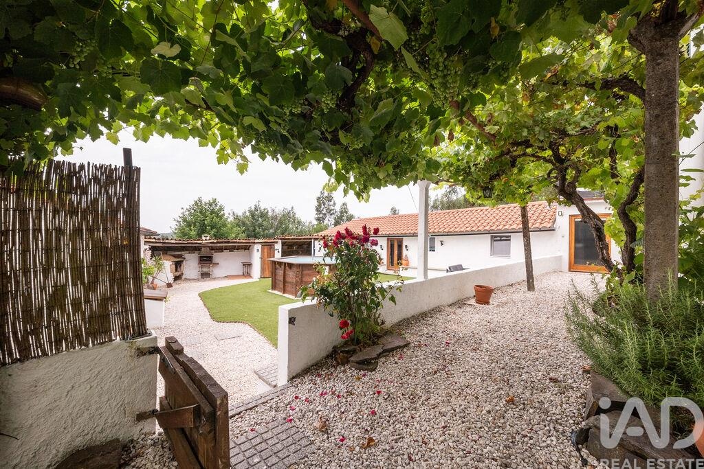 House in Vila Facaia - Image 2