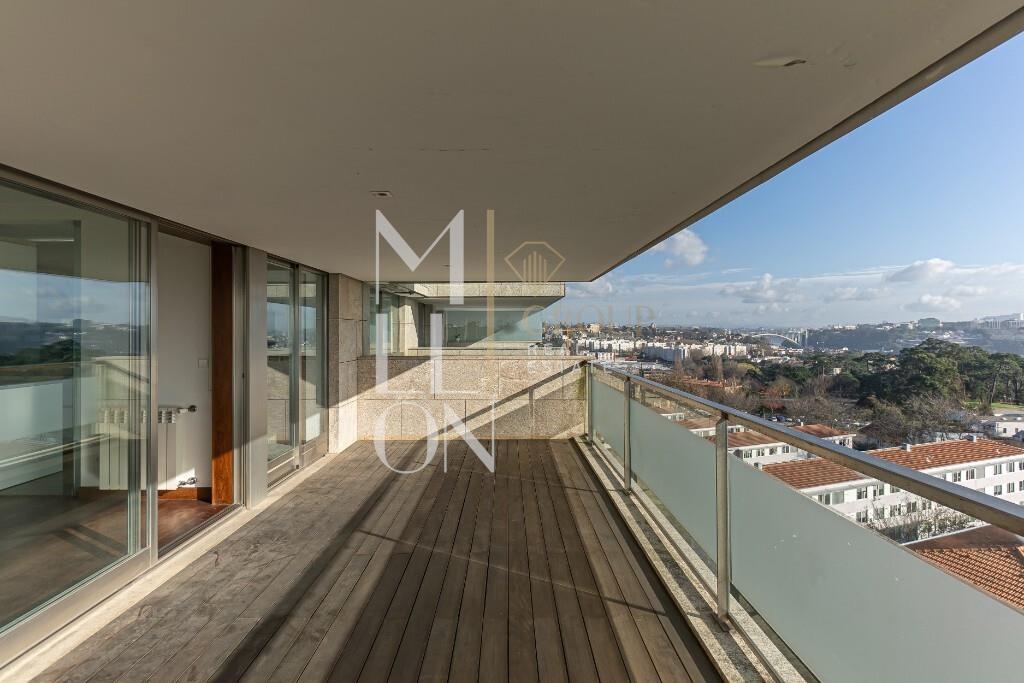 T4 nos Pinhais da Foz: O Seu Refúgio Exclusivo no Porto