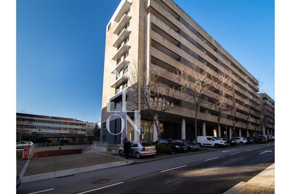 Apartamento T2 para arrendamento próximo da Casa da Música