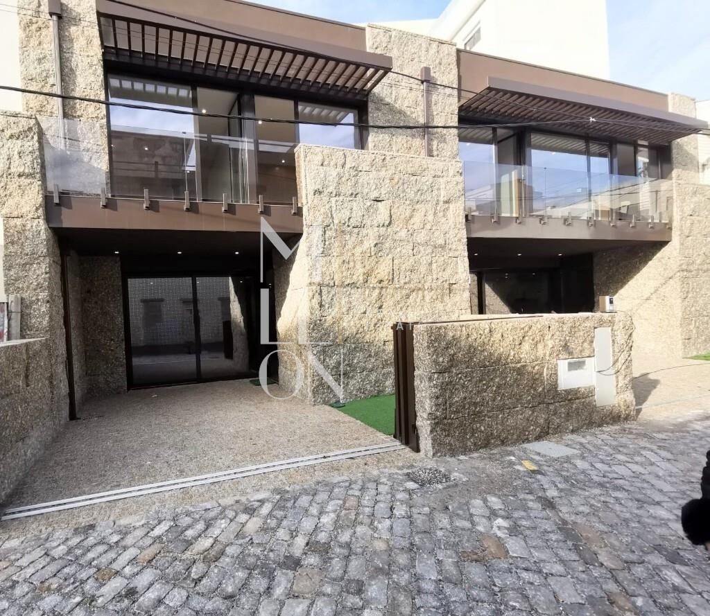Moradia de Sonho a 50 Metros da Praia