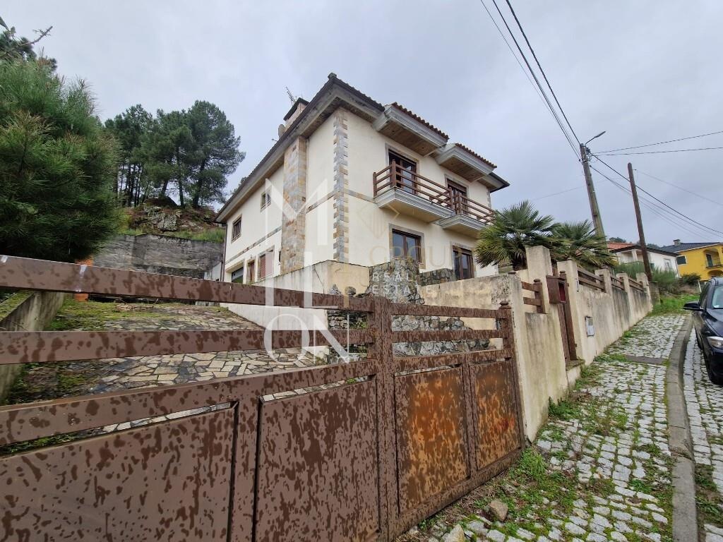 Moradia T4 em Alijó – Vila Real