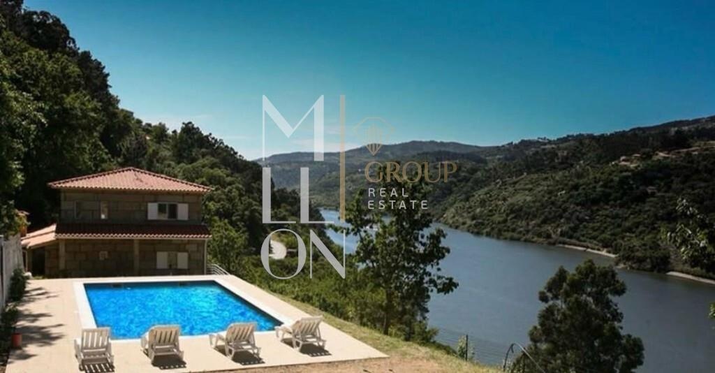 Oportunidade Única no Coração do Rio Douro Resende