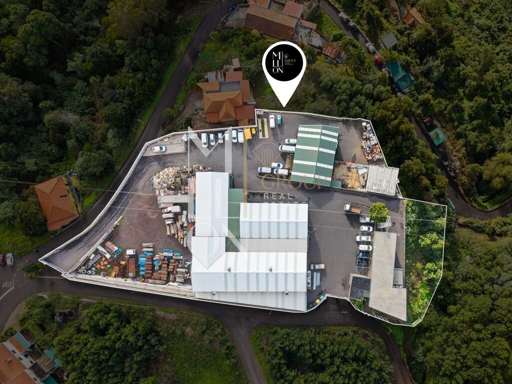 Oportunidade de Investimento Industrial - lote 7.290 m² com 1.595 m² de área construída