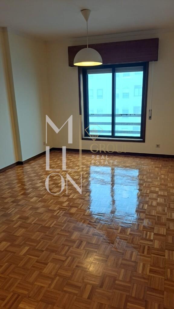 Arrendamento de Apartamento T2 em Rua Damiao de Gois - Porto.