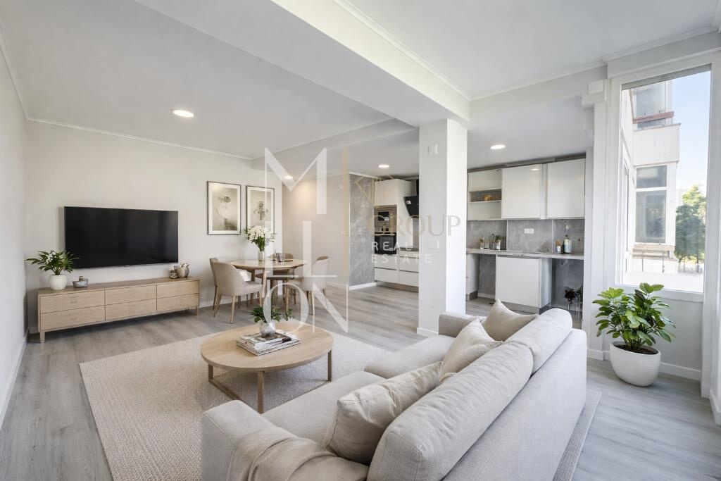 Apartamento T2 Totalmente Remodelado | Localização Premium