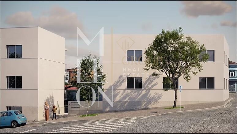 Apartamento T2 junto ao metro de Campanhã com lugar de garagem