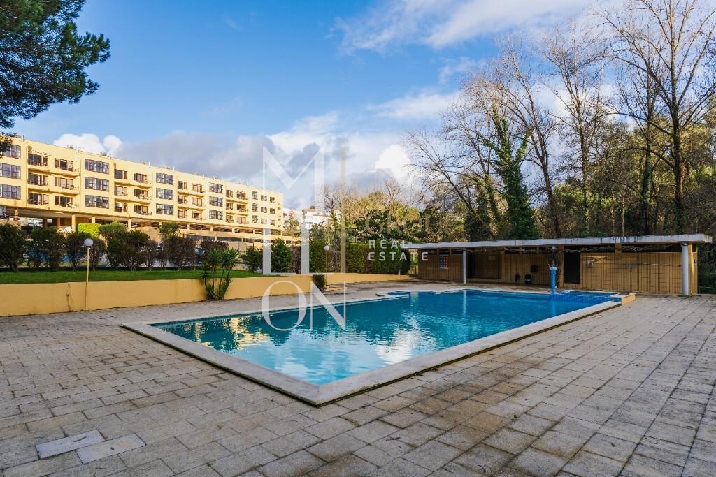 APARTAMENTO T2 FRANCELOS CONDOMÍNIO COM PISCINA