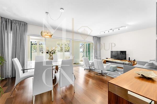 Apartamento amueblado de 2 habitaciones ubicado en una urbanización cerrada.