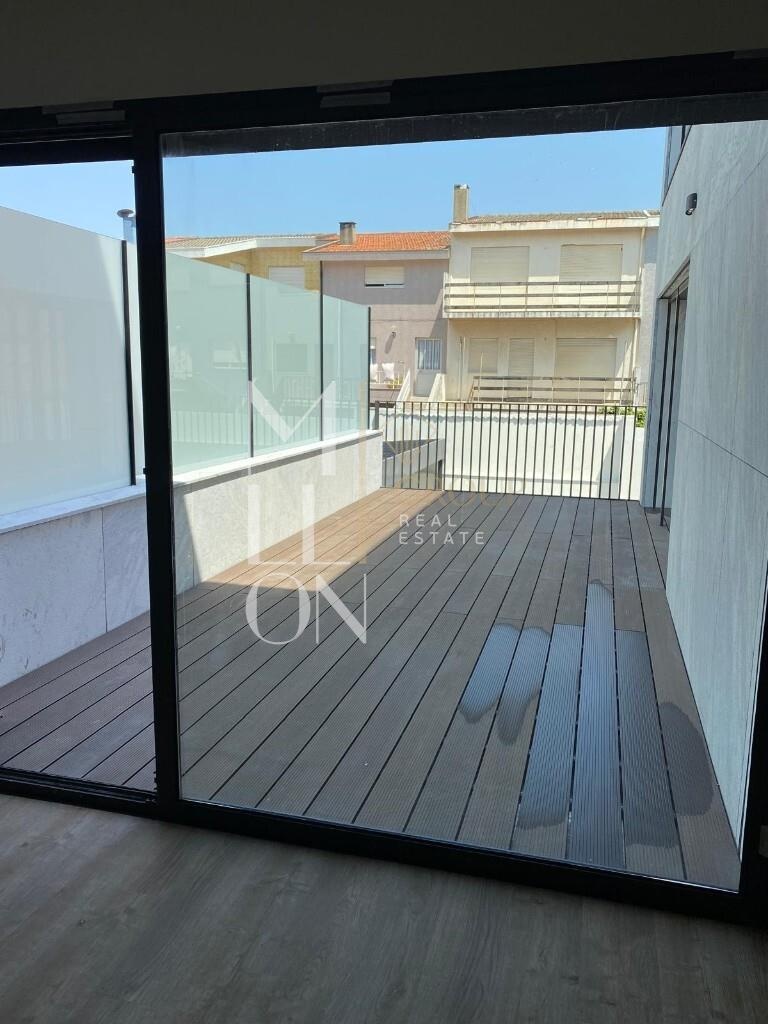 Apartamento T1 nas Caxinas – 3ª Linha de Mar