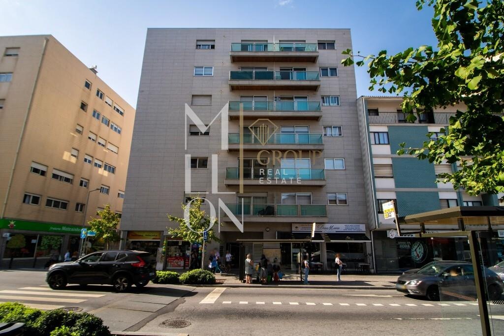 T2 com Varanda e Lugar de Garagem em Matosinhos Sul