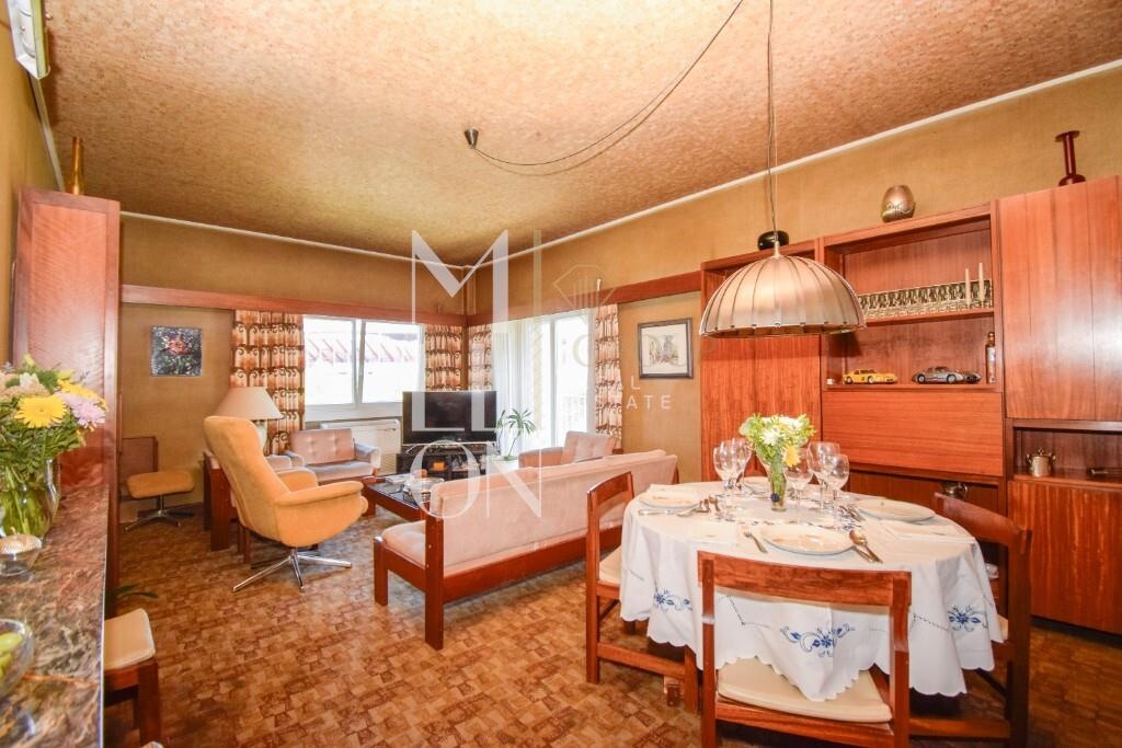 Apartamento T5 localizado numa das melhores zonas de Benfica em Lisboa.