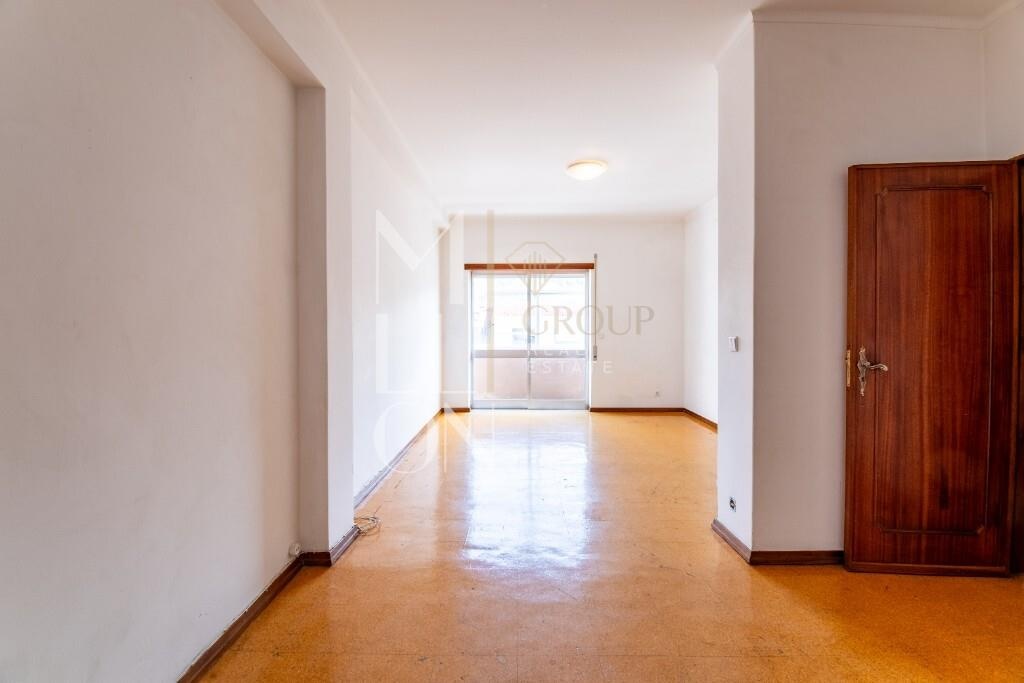 Ausgezeichnete Investitionsmöglichkeit: 3-Zimmer-Wohnung in Leiria mit 100 m2, sehr gut gelegen