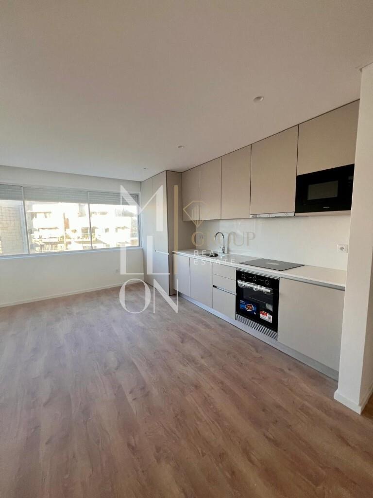 APPARTEMENT NEUF DE 2 CHAMBRES AVEC PLACE DE PARKING à côté de la Rotonde de Boavista - Centre-ville