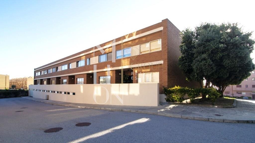 Villa mit 4 Schlafzimmern in Leça da Palmeira – Premium-Lage am Meer.