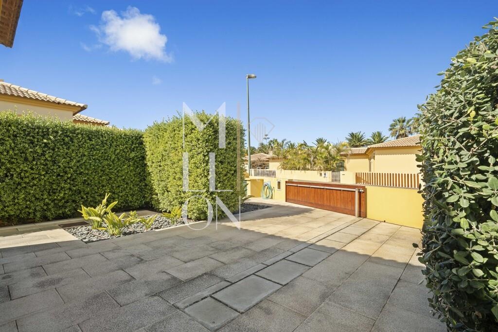 Moradia de Luxo com Acesso Direto à Praia – Ribeiro Salgado, Porto Santo