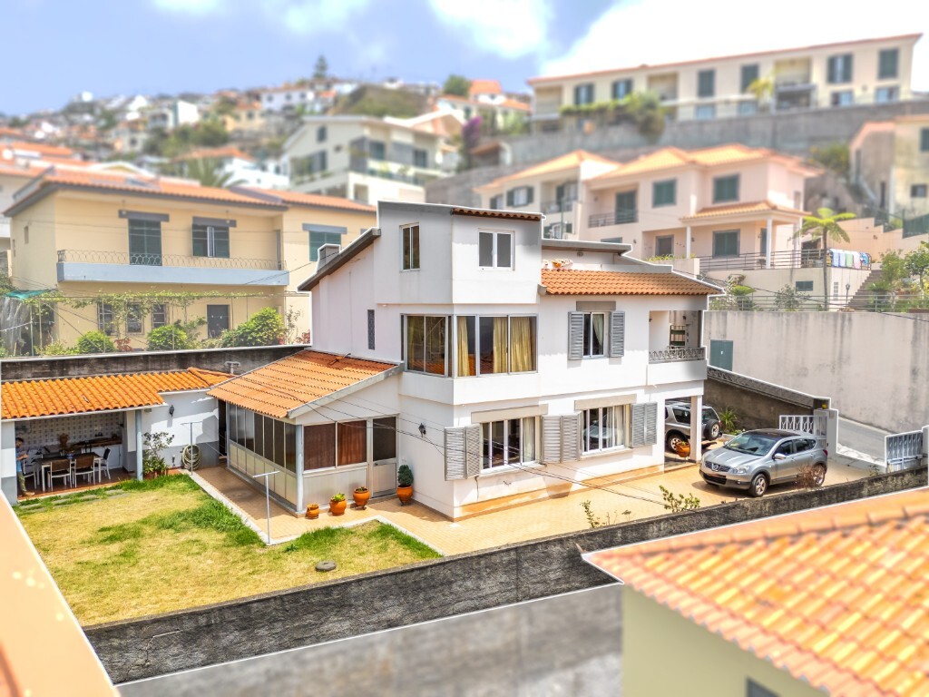 Ser Cão |Moradia T3 | Funchal