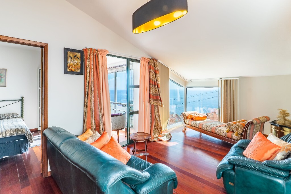 Andar de moradia T2 + Escritório | Caniço