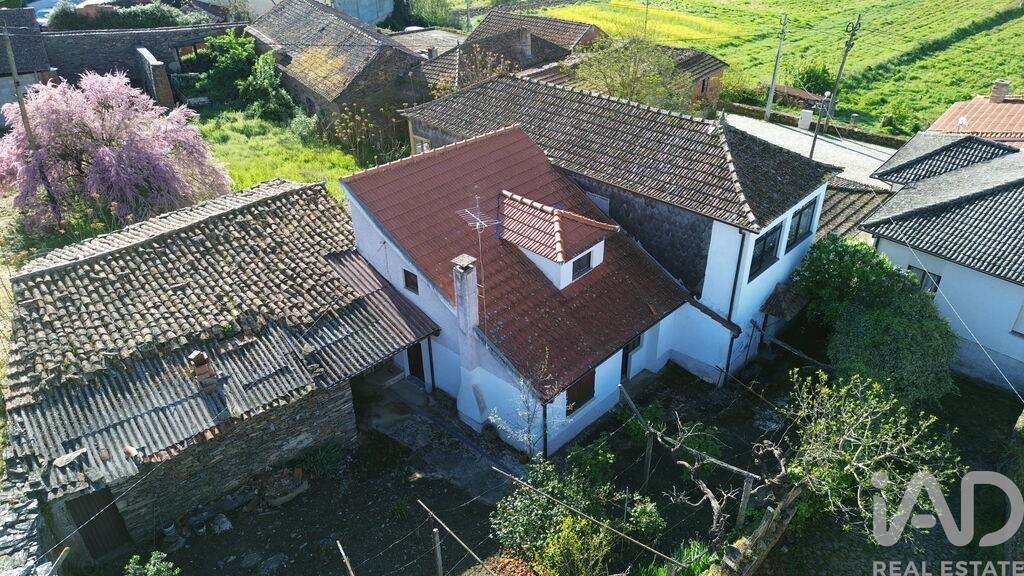 House in Veiga de Lila - view 1