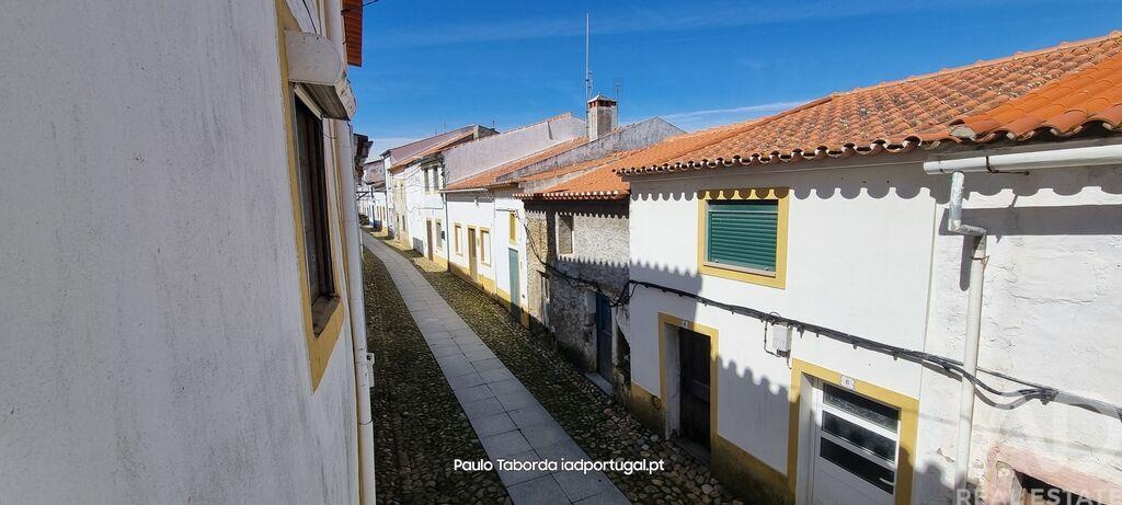 House in Montalvao - Image 2