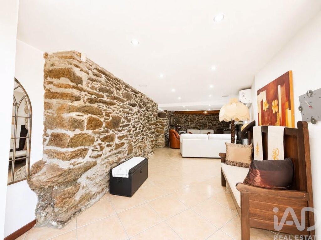 House in Amendoeira - Image 5