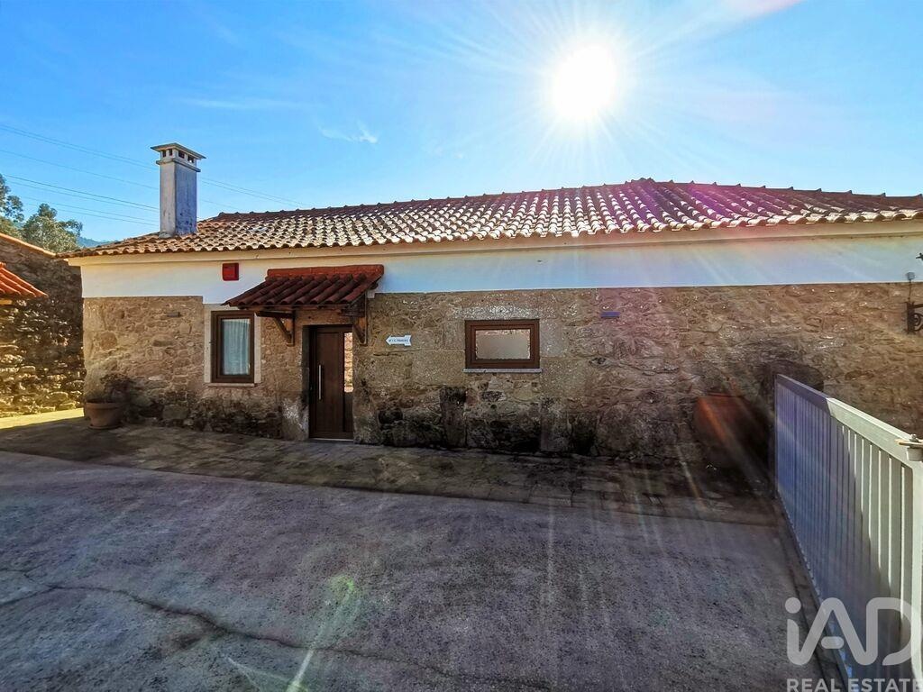 House in Mondim de Baixo - Image 3