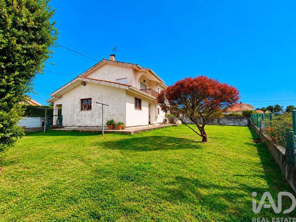 House in Carreco - view 1