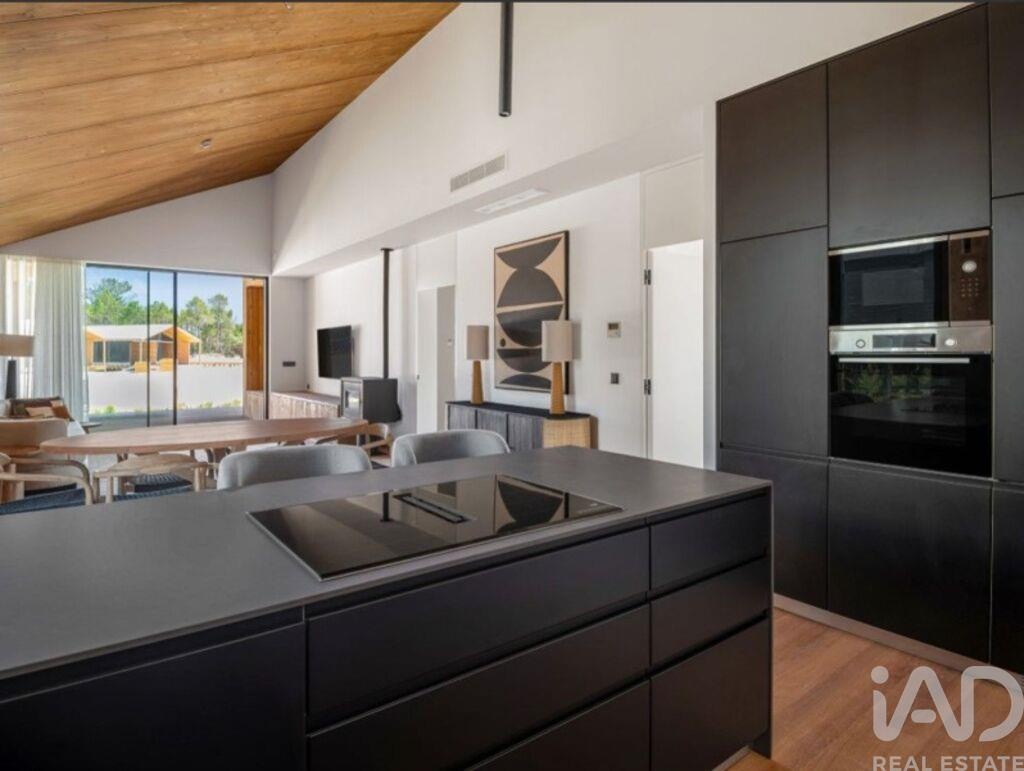 House in Amoreira - Image 5