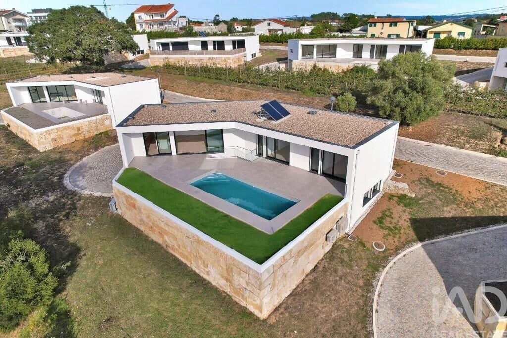 House in Casais da Cidade - Image 2