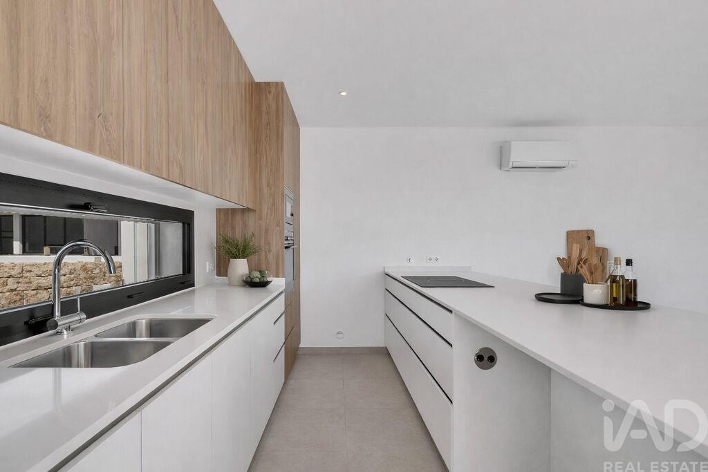 House in Serra do Bouro - Image 4