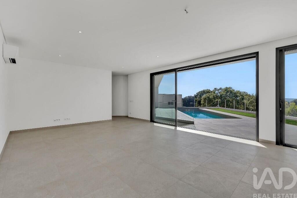 House in Casais da Cidade - Image 3