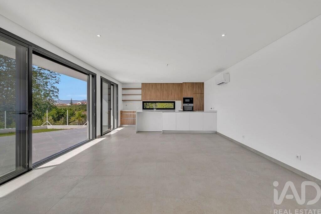 House in Casais da Cidade - Image 4