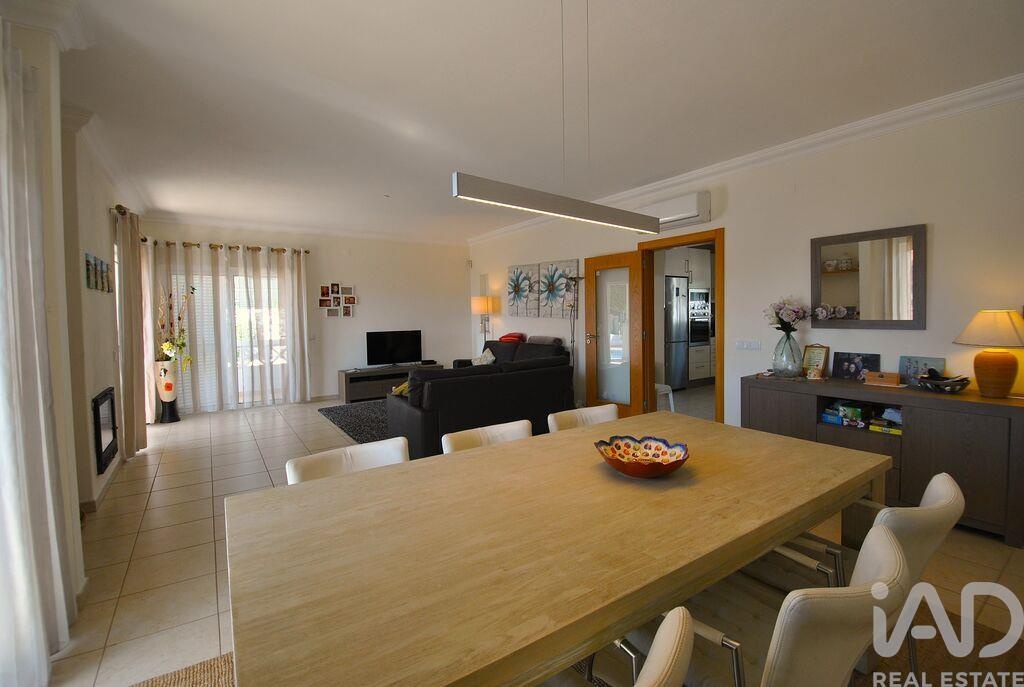 House in Correeira - Image 3