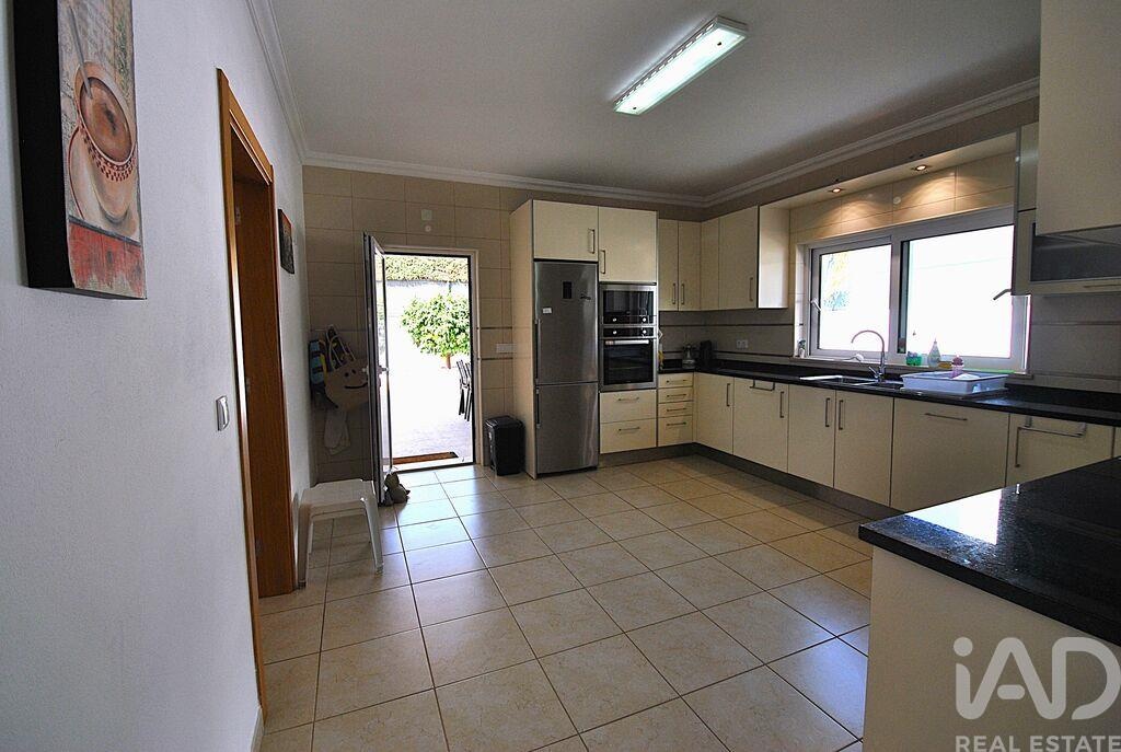 House in Correeira - Image 5