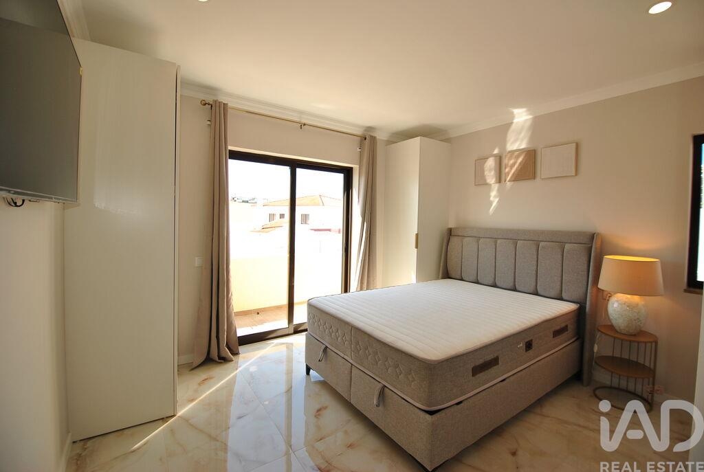 Apartment in Oura - Image 2