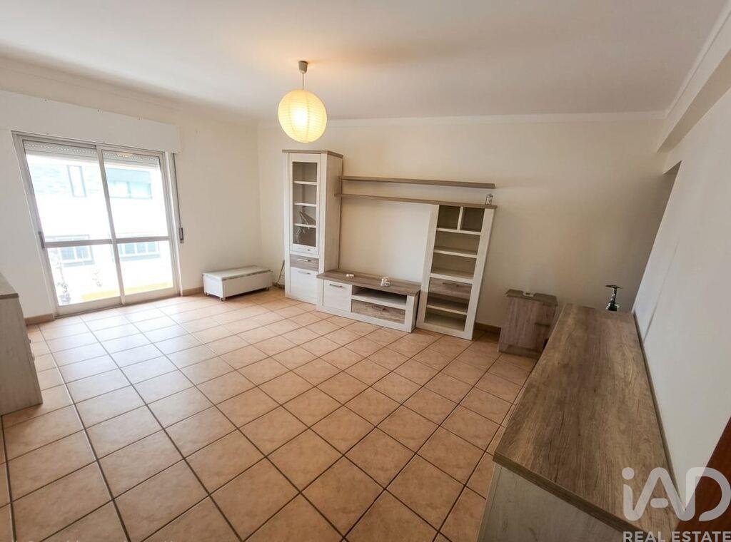 Apartment in Quelfes - view 1