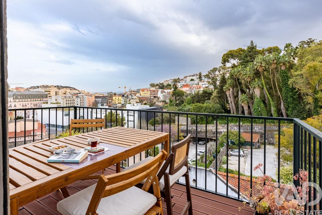 Apartment in Lisbon - Image 2
