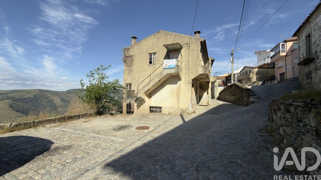 House in Tabuaco - Image 3