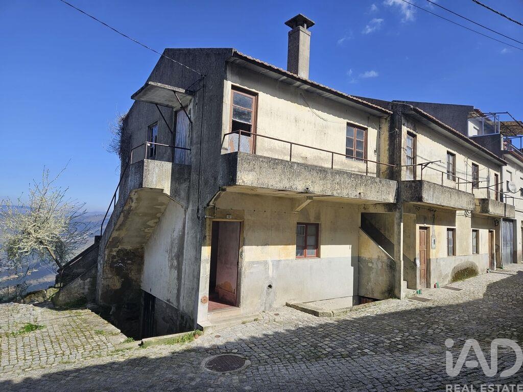 House in Tabuaco - view 1