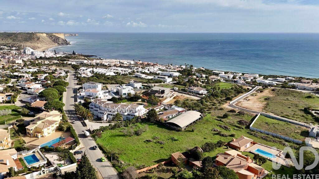 Land in Faro - view 1