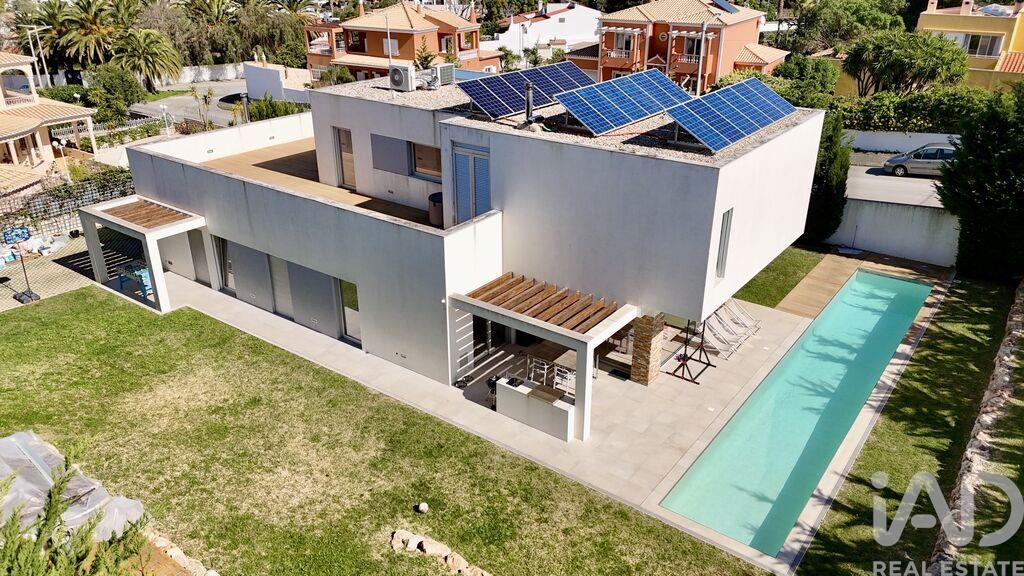 House in Portelas - Image 3