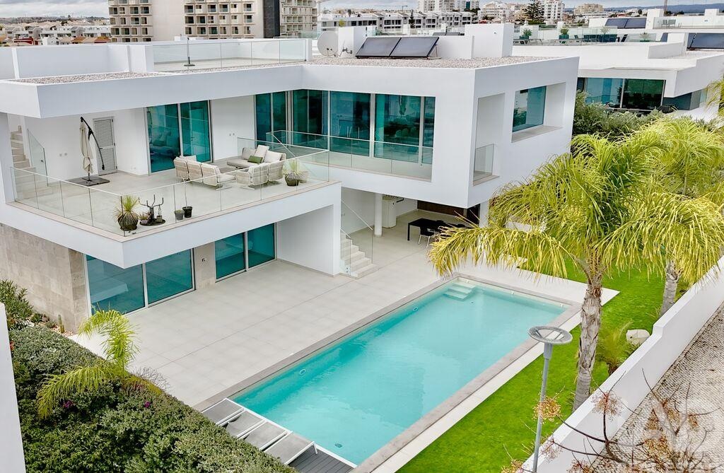 House in Portelas - view 1