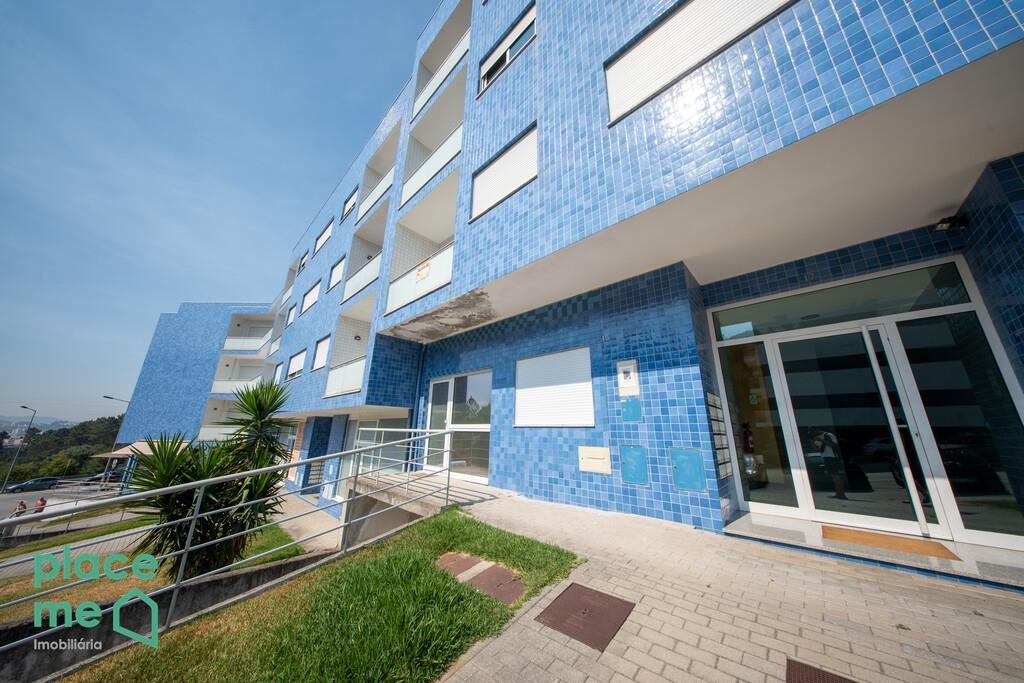 Suite mobilada com acesso a zona exterior localizada junto ao Hospital e à Universidade do Minho.