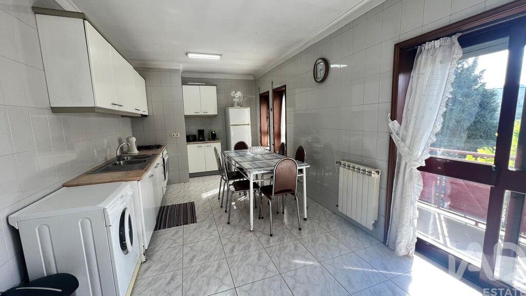 Apartment in Pedreira - Image 5