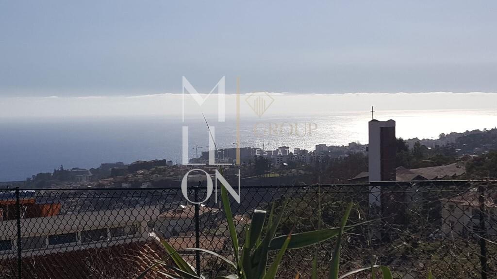Terreno para construção de 1305m² | Vista Mar | Imaculado Coração Maria | Funchal