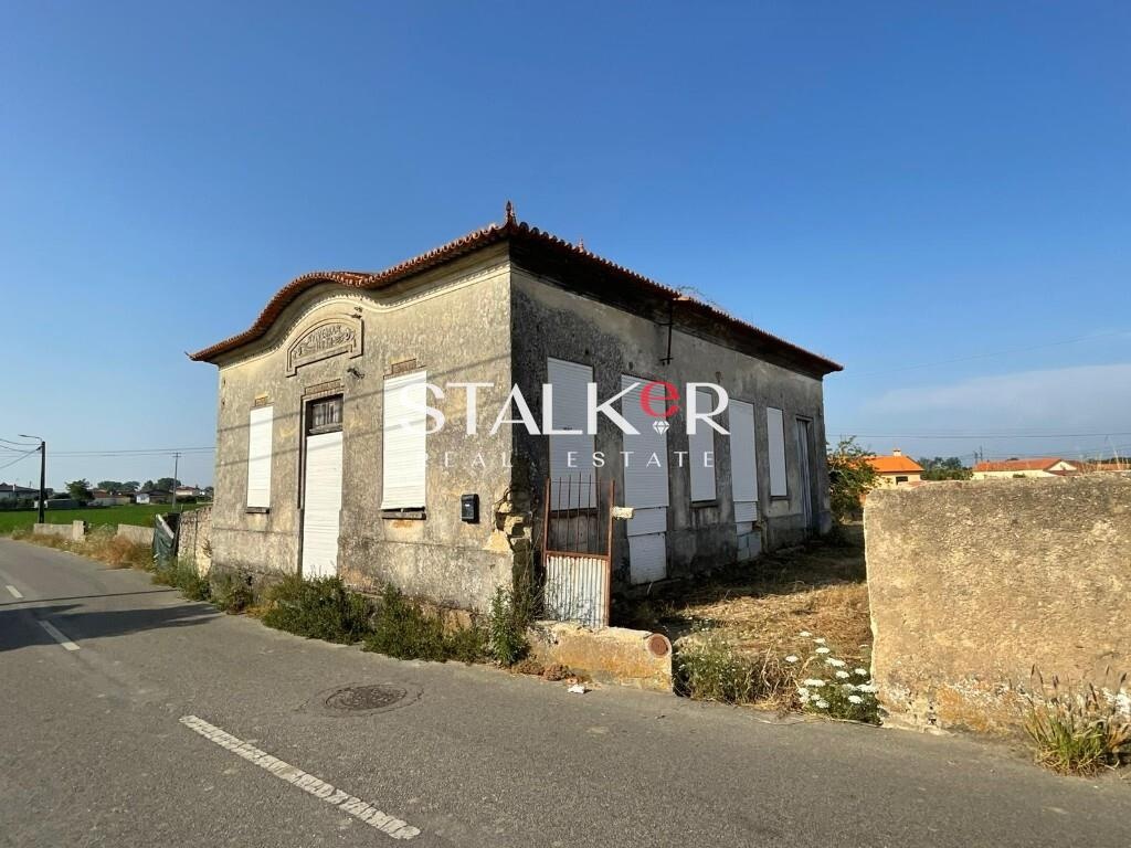 Terreno Urbano 2.192 m² em Pardilhó – Potencial para Investimento ou Habitação